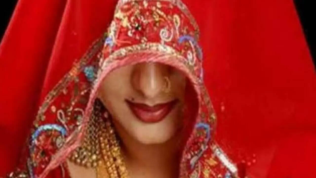 सुहागरात को पति क़े उड़े होश, आधी रात ही ससुर को किया फोन