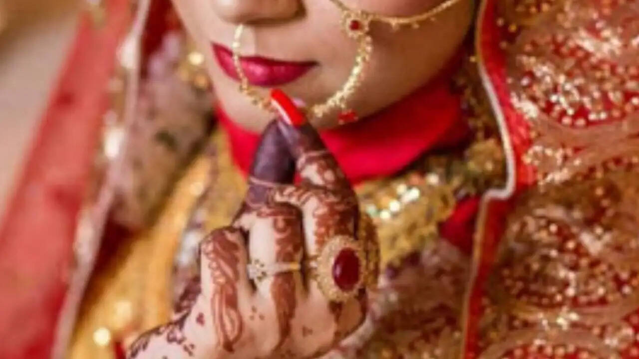 पति की बजाए नई-नवेली दुल्हन के साथ देवर ने मनाई सुहागरात, बोला बड़ा भाई को…