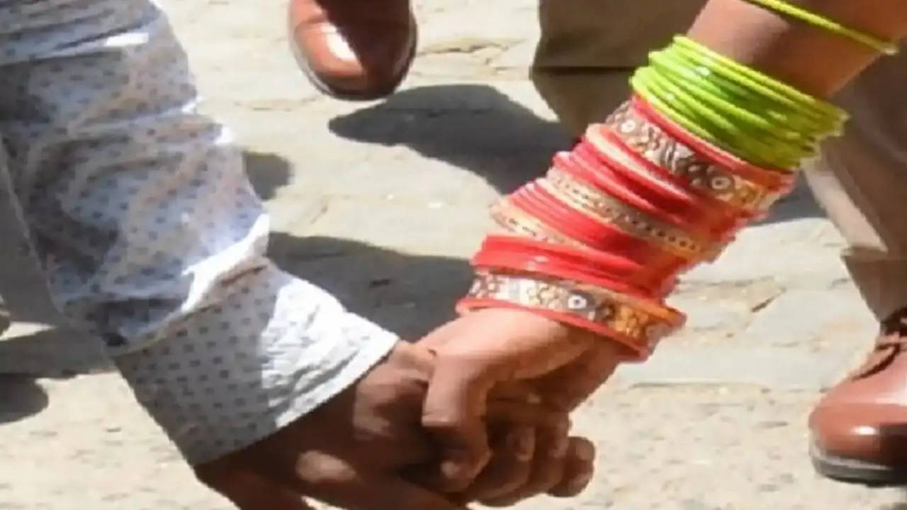 Uttar Pradesh News : बाप ने की बेटे की ‘तलाकशुदा पत्‍नी’ के साथ ‘शादी’