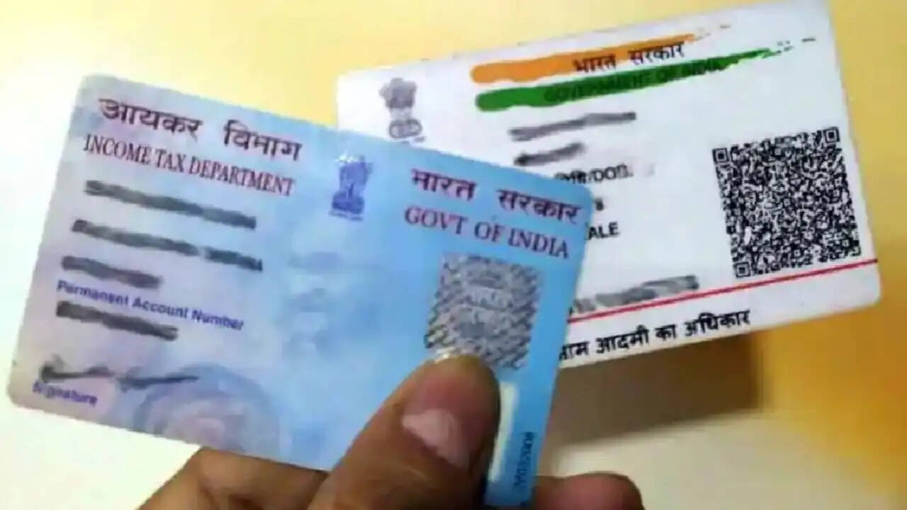 पैन और आधार लिंक कराने की तारीख बढ़ी, नहीं किया लिंक तो लगेगा 1000 हजार रुपए जुर्माना,