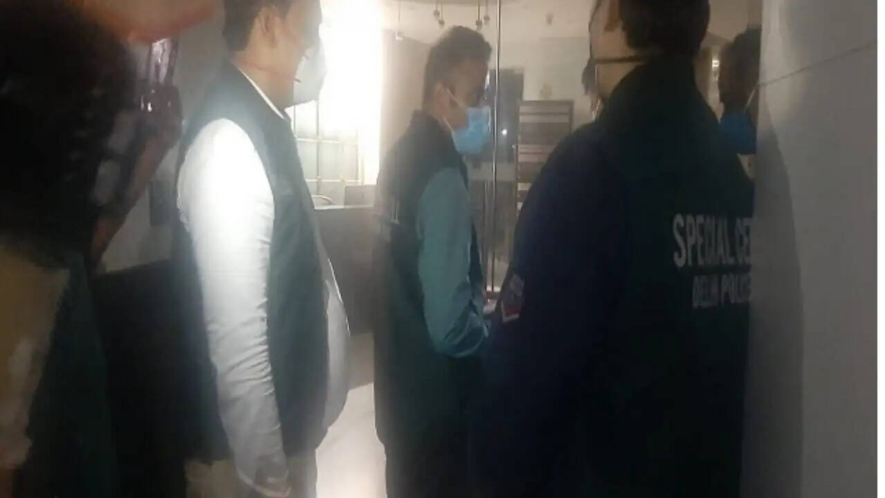 दिल्ली पुलिस की स्पेशल सेल ने टूलकिट मामले में ट्विटर इंडिया के ऑफिस पर की छापेमारी,