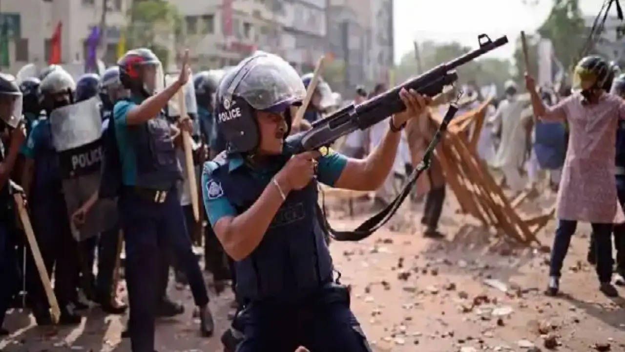 बांग्लादेश में पीएम मोदी की यात्रा का विरोध, हिंसक झड़पों में 4 लोगों की मौत,