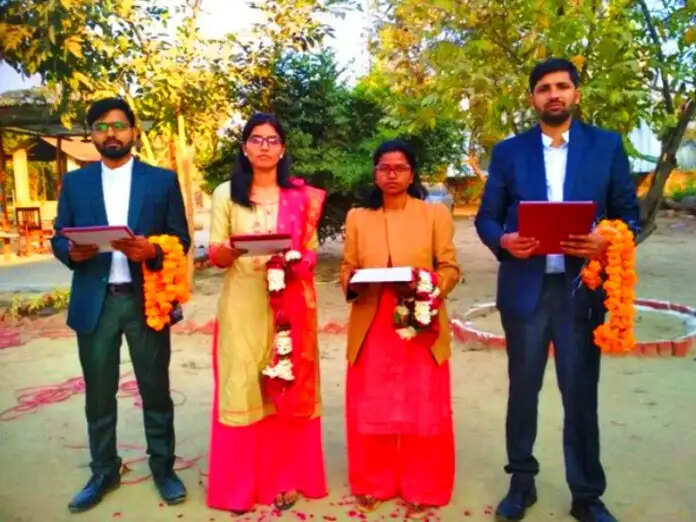 अनोखी मिसाल- 2 युवाओं ने बिना 7 फेरे और बिना सिंदूर लगा कर रचाई शादी, दिया यह सामाजिक मैसेज