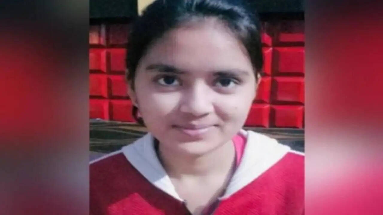 प्रिंसिपल के शर्मिंदा करने वाले ताने सुनकर 10वीं कक्षा की छात्रा ने लगाई फांसी, देखें पूरा मामला