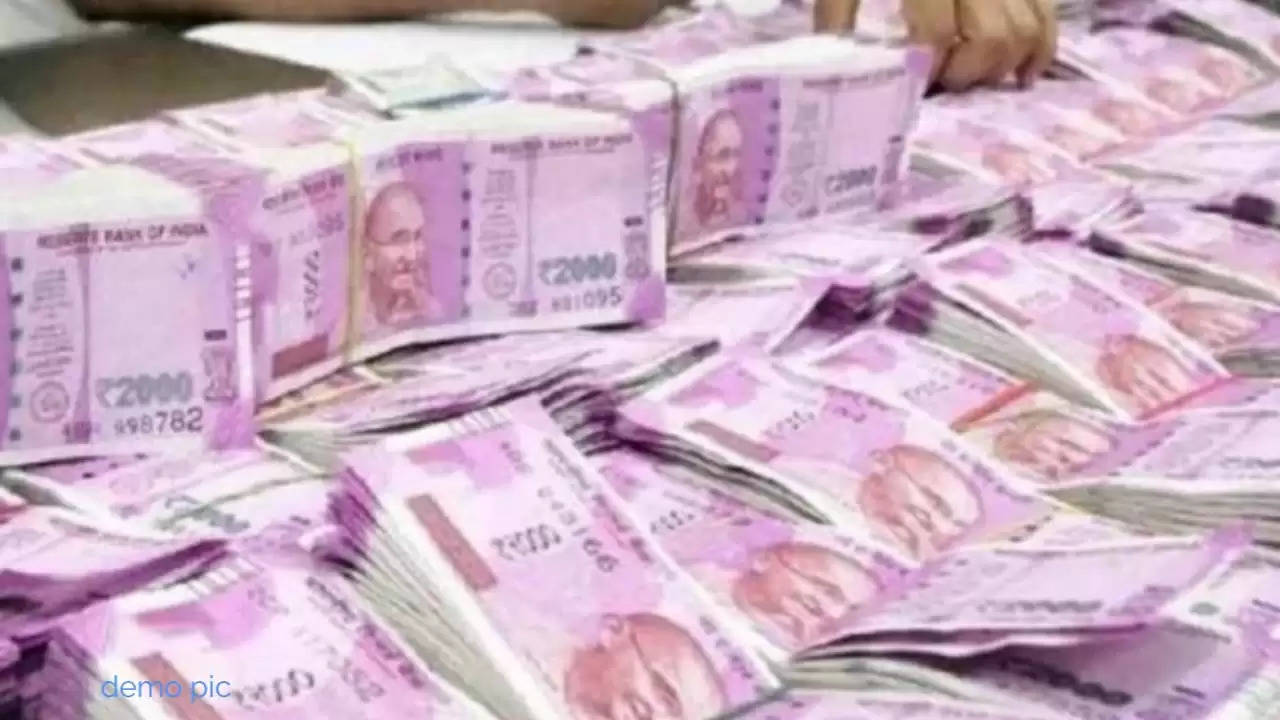 Income Tax Raid Noida Ips