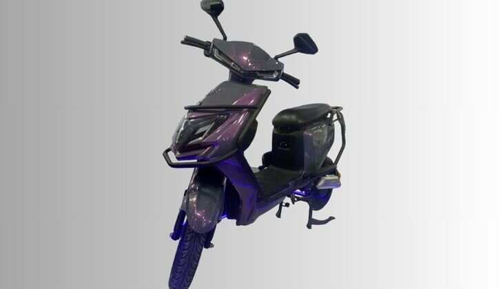 वेघ ऑटोमोबाइल्स ने मार्केट में B2B सेगमेंट में मारी एंट्री, इलेक्ट्रिक स्कूटर DR!EV किया लॉन्च