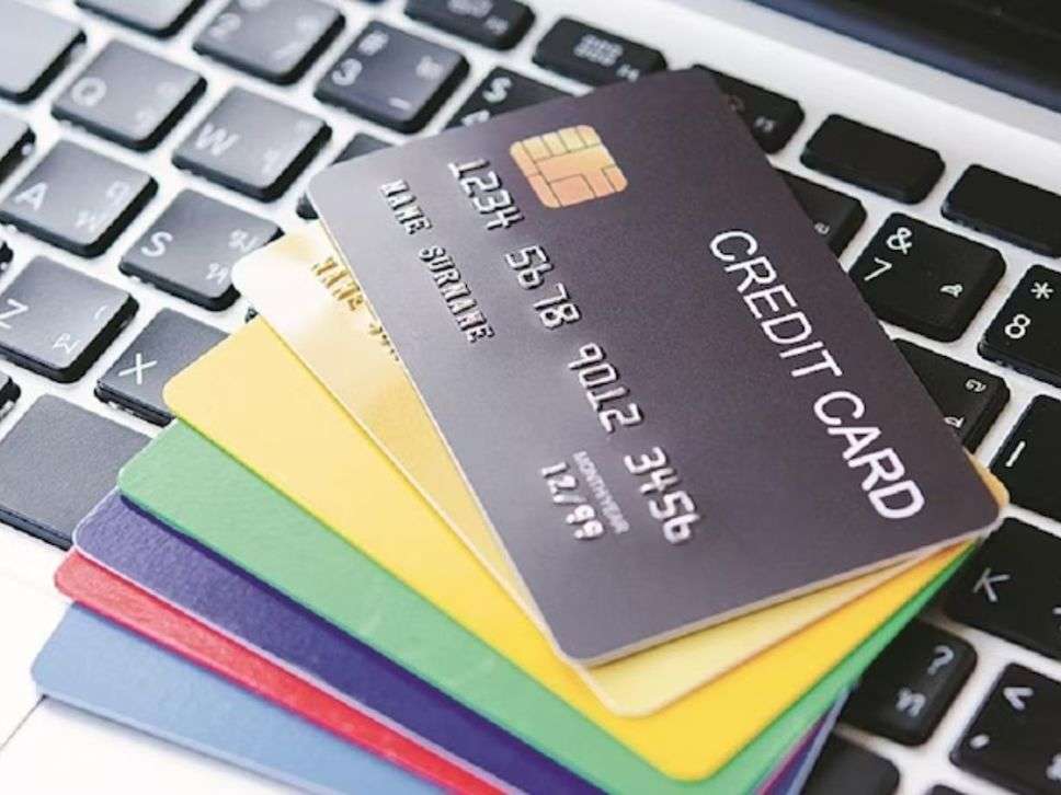 Credit Card: बिना इनकम प्रूफ के मिल जाता है क्रेडिट कार्ड, ये है तरीका