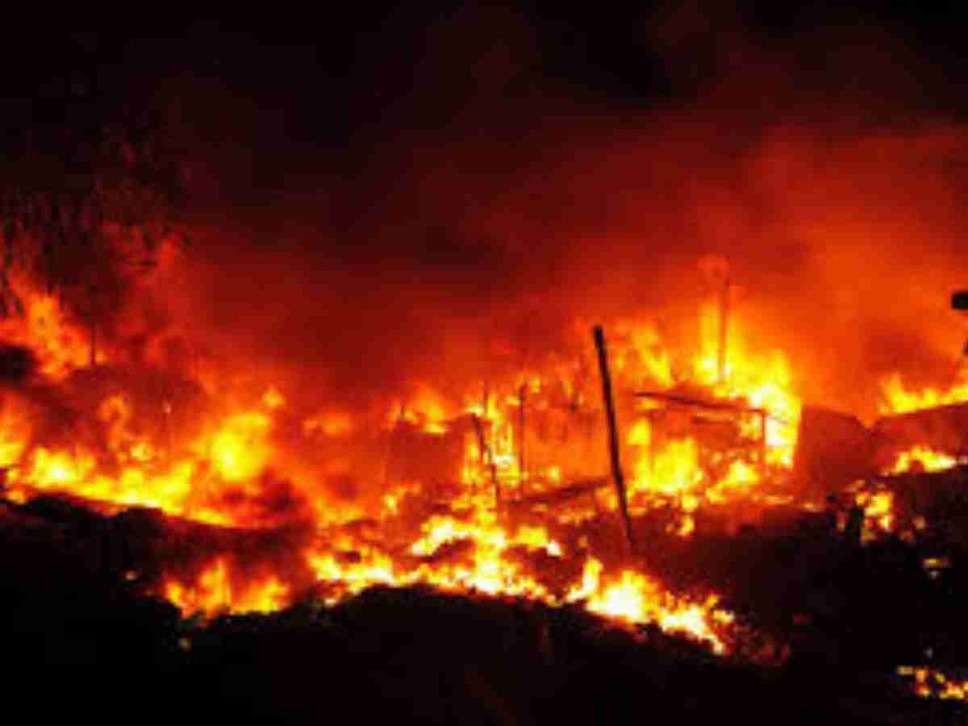 बोरूंदा में ओवरलोड व गर्मी के कारण एलटी लाइन के तारों में स्पार्किंग से लगी आग, बापिणी में लाखों का अनाज व चारा जलकर राख