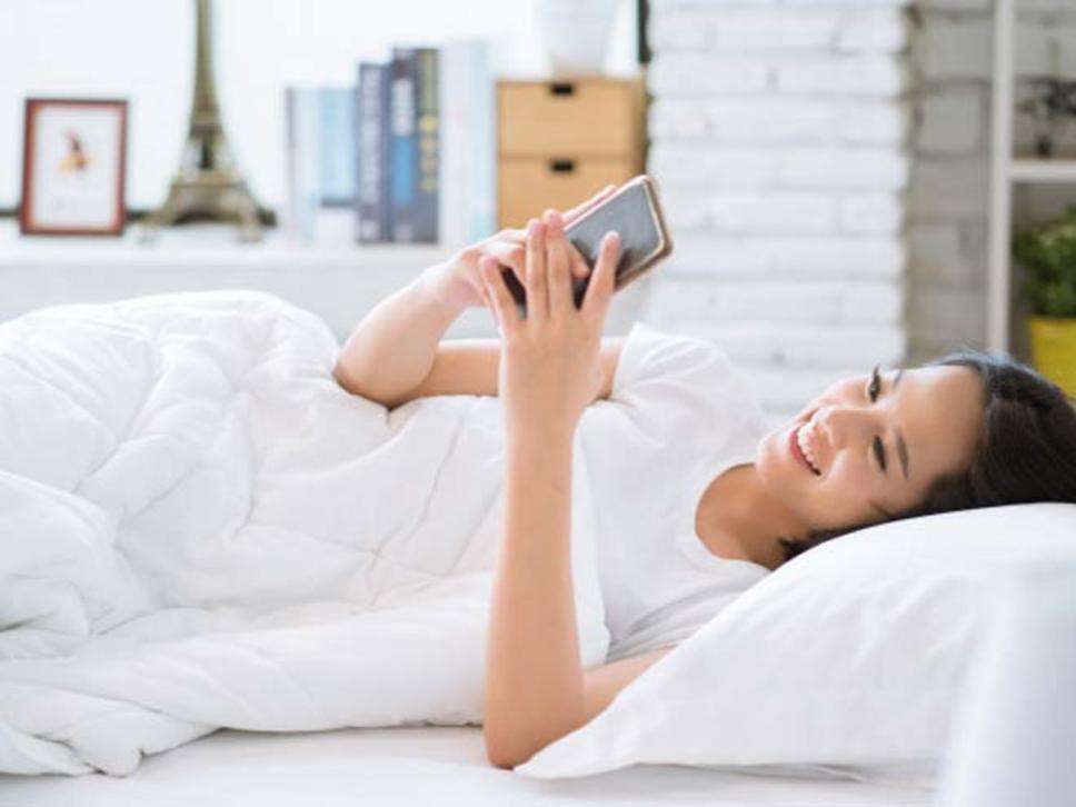 Using mobile phone as soon as you wake up in the morning can put you in trouble, this is the answer.